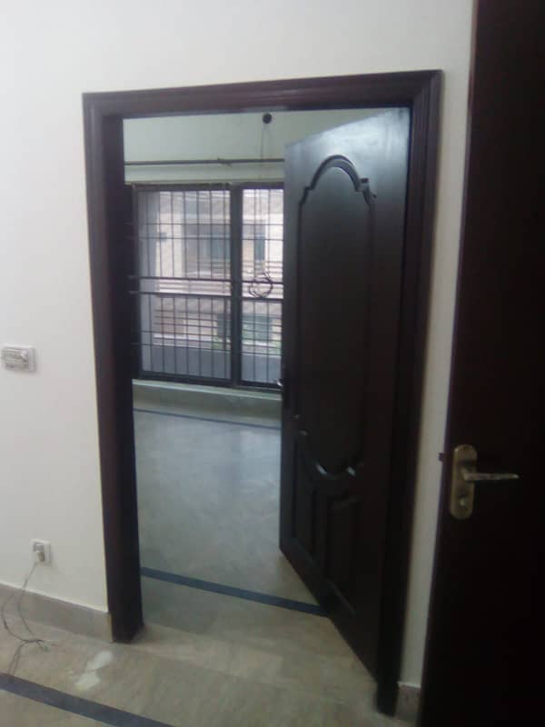 5 marla upper portion for rent in valencia town lahore 9