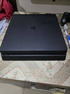 play station 4 Slim