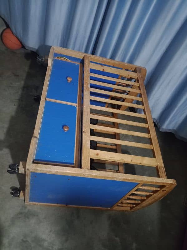 Kids' Baby Cot with Tyre for Sale 4