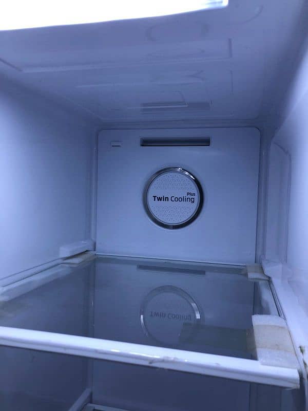 Samsung Fridge brand new side by side three door  Refrigerator 7