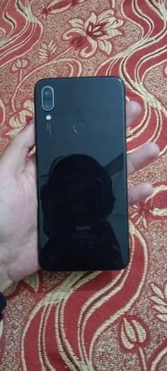 4/64 with box just glass break hai  open nai hai phone