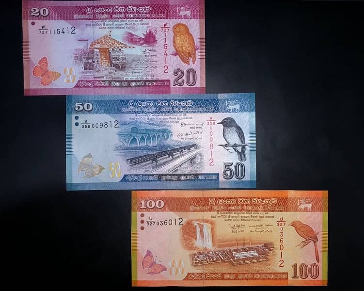 banknotes / currency notes 8