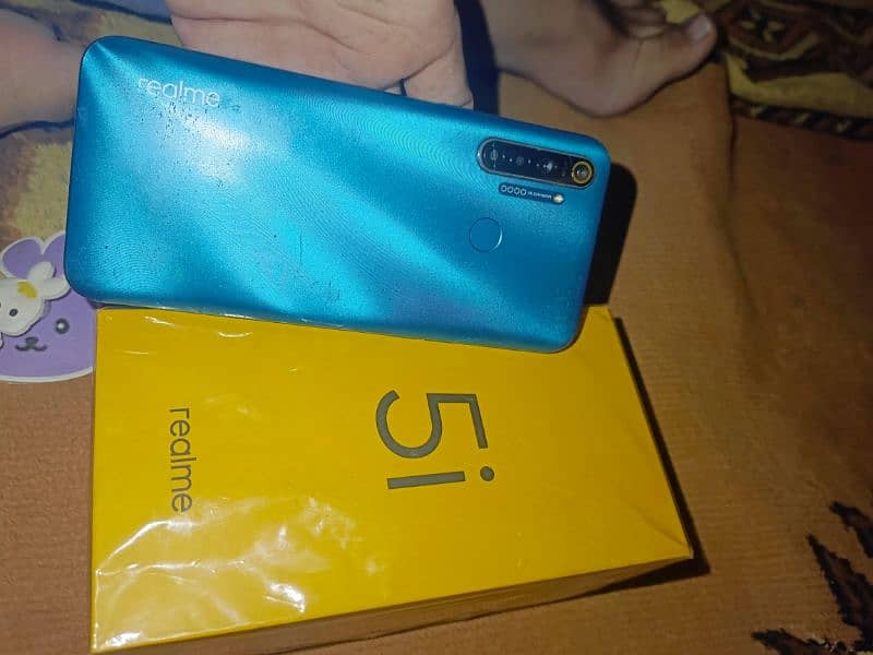 realme 5i 4+64 with box 2