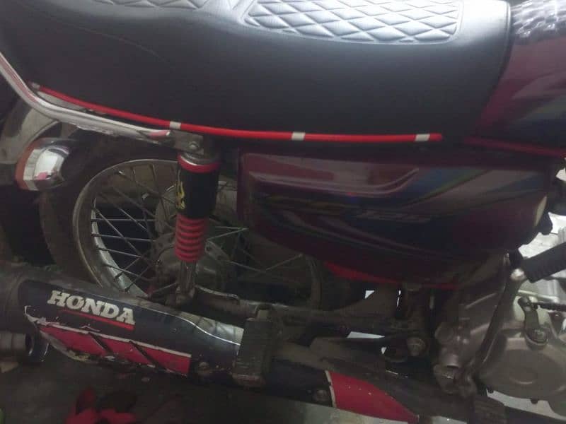 Honda 125 Red color (22 Model) 2