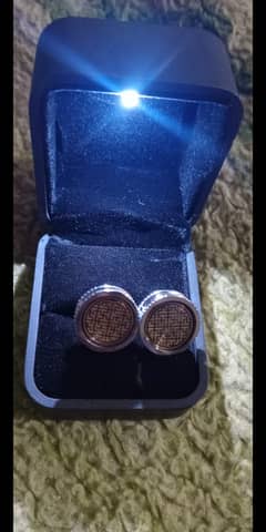 Cufflinks man