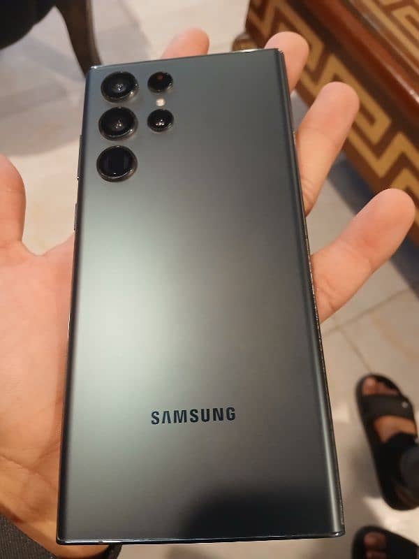 Samsung Galaxy S22 Ultra 0