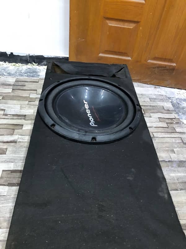 Pioneer boofer Like new Condition 2