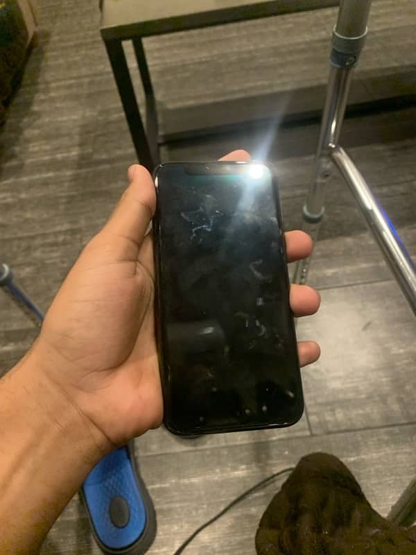 Iphone 11 pro 64gb 10/9 condition non pta factory unlocked 2