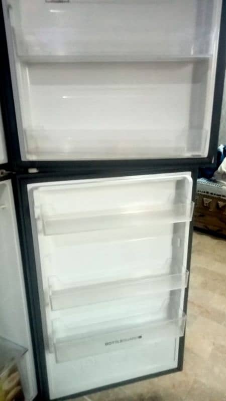 Haier full size fridge mint condition 11