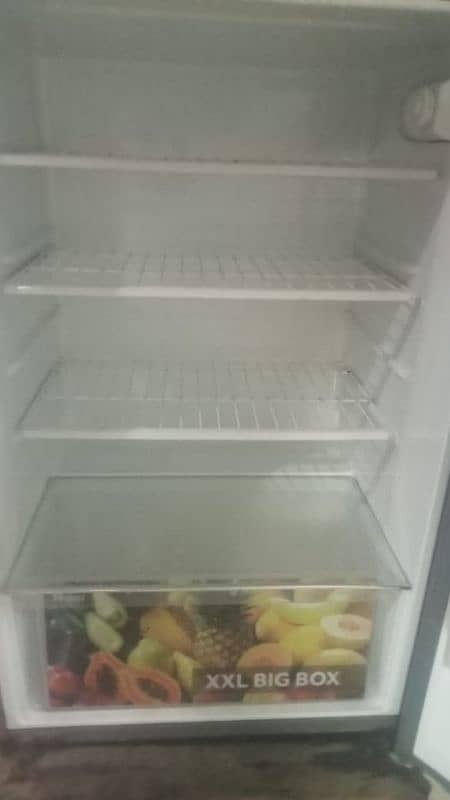 Haier full size fridge mint condition 14