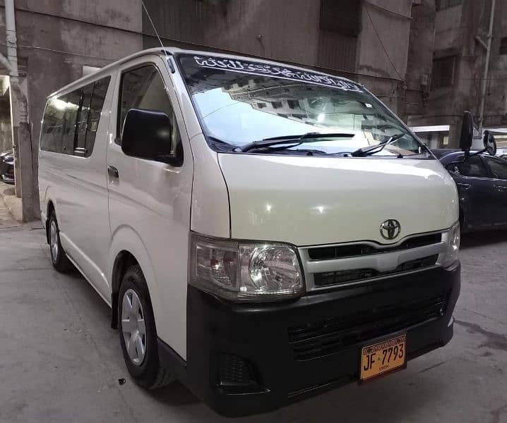 Toyota Hiace 2012 1