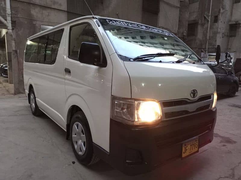 Toyota Hiace 2012 3