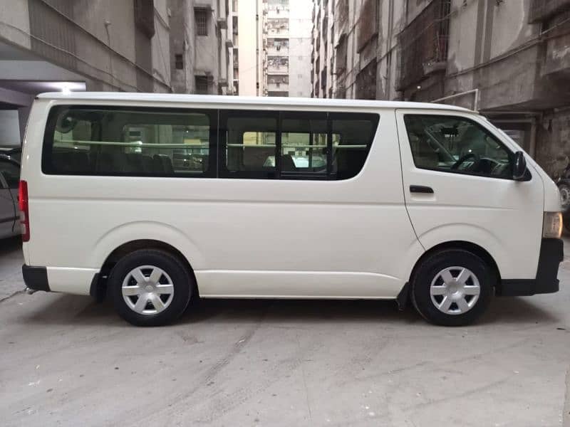 Toyota Hiace 2012 6