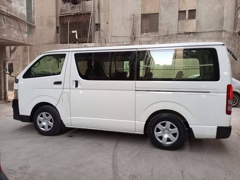 Toyota Hiace 2012 8