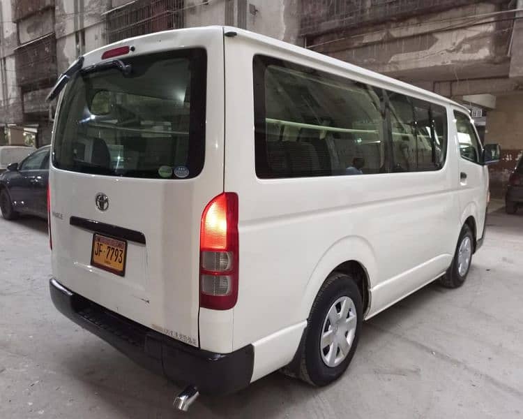 Toyota Hiace 2012 10