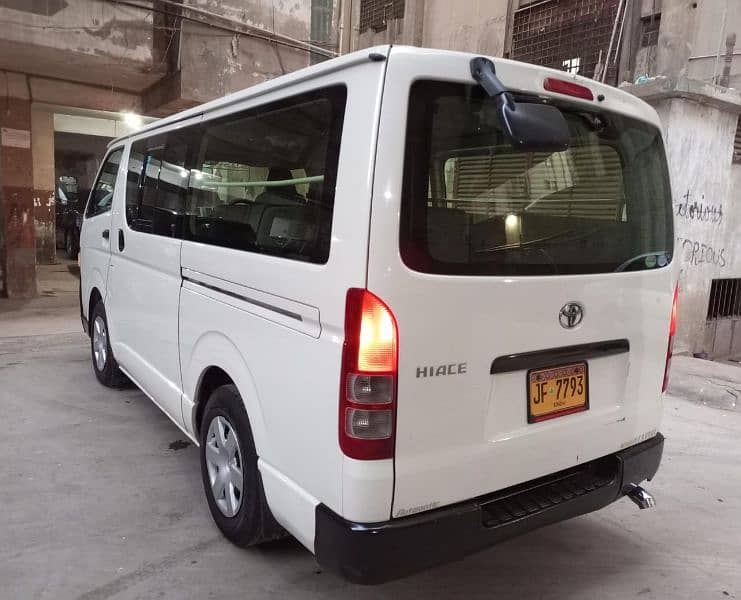 Toyota Hiace 2012 18