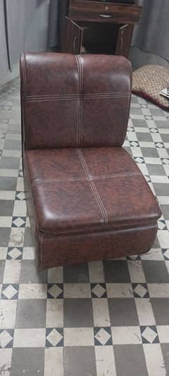 SINGLE SOFA BROWN COLOR