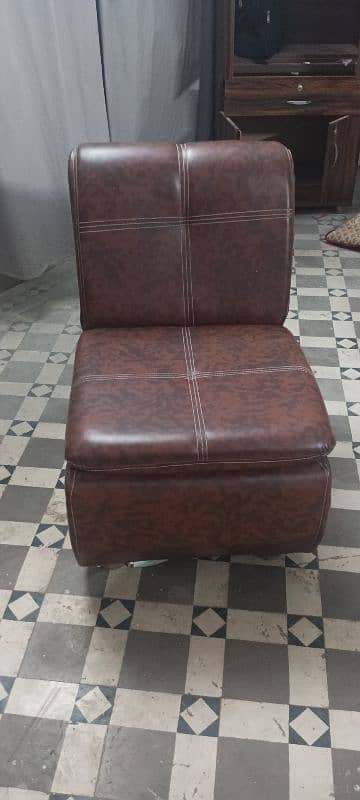 SINGLE SOFA BROWN COLOR 1