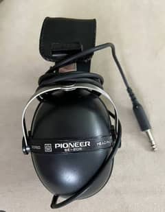 Pioneer SE-205 Studio Grade Professional Wired Over-Ear Headphone