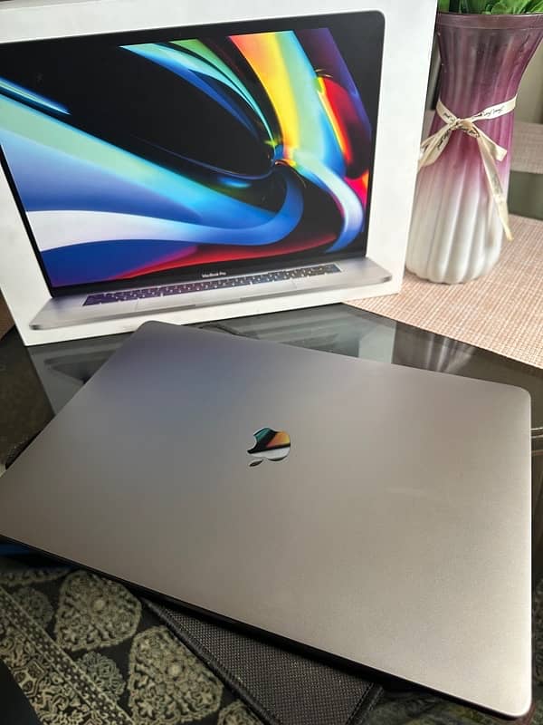 Mac Book pro 16 Inch 2019 | 64gb/2tb | 8gb Grphic Card 1