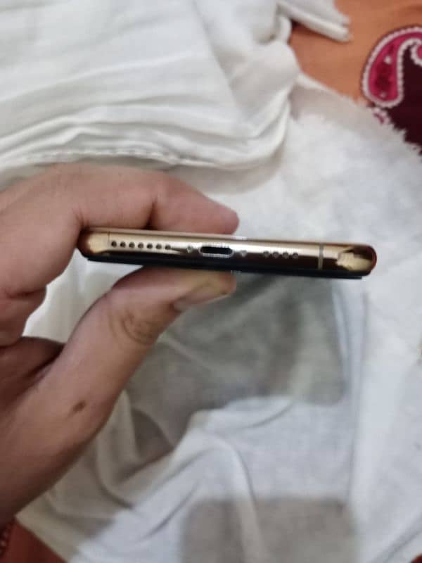 Iphone xsmax factory unlock non pta Golden color 7