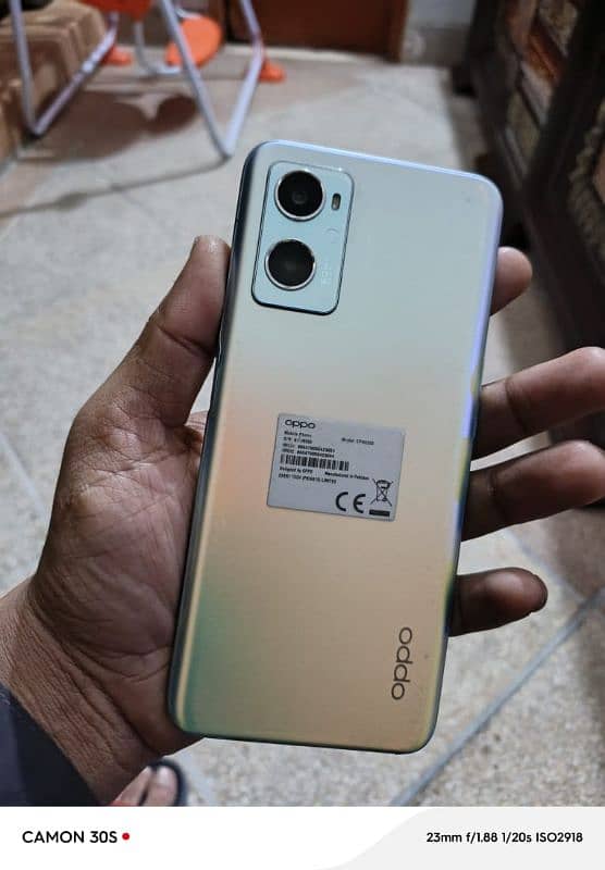 8 gb 128 gb boht har kmaal hai 1