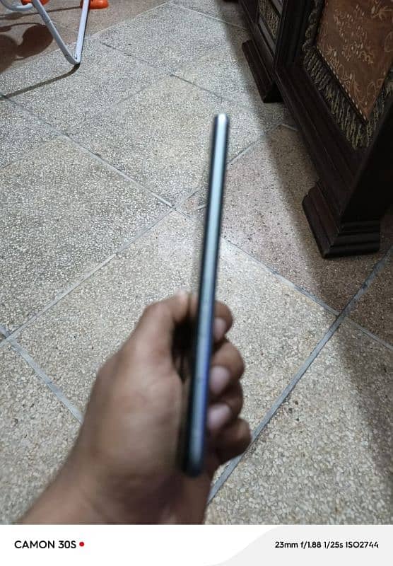 8 gb 128 gb boht har kmaal hai 3