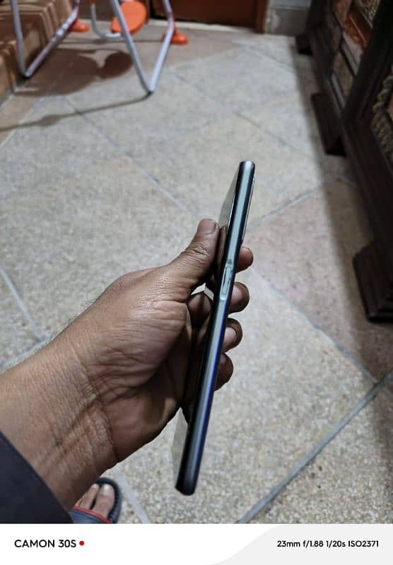 8 gb 128 gb boht har kmaal hai 5