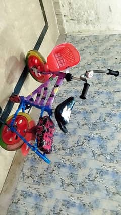 kids cycle available in gud condition