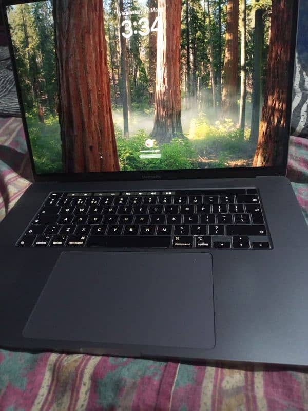 Macbook Pro 2019 16" i9 32gb 1Tb 4