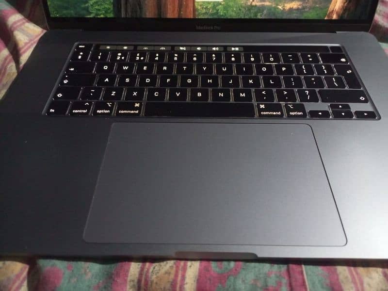 Macbook Pro 2019 16" i9 32gb 1Tb 5