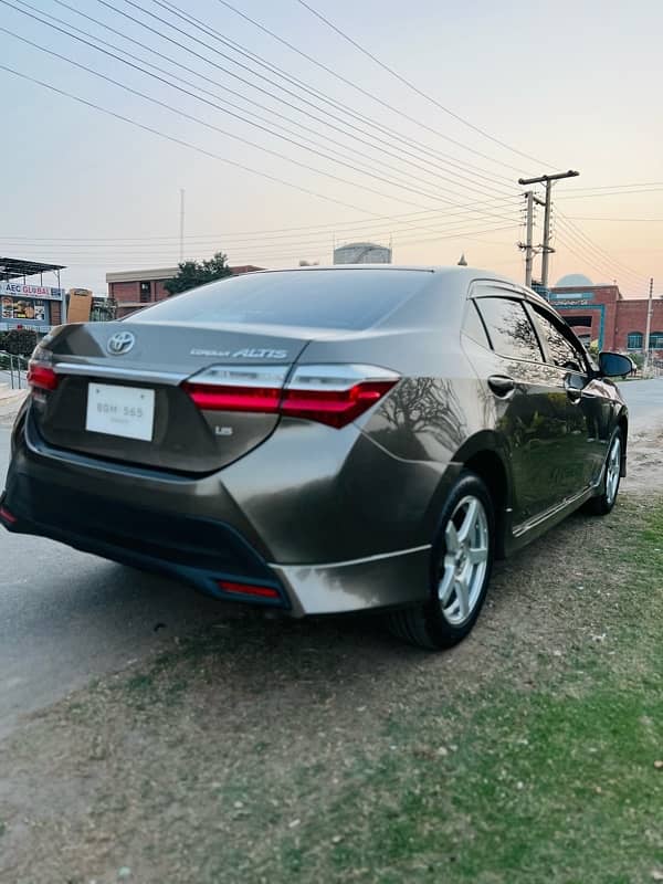 Toyota Corolla Altis 2016 1