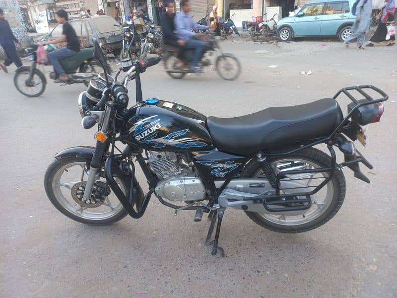 Suzuki gs 150 se 1