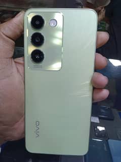 vivo y100 8gb ram 256 gb 11 month wrinty