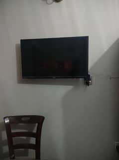 Almost new Samsung 32 inch original smart LED TV. Fully working