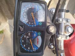 honda 125 Red coloure total geniun good condition 22/23 model