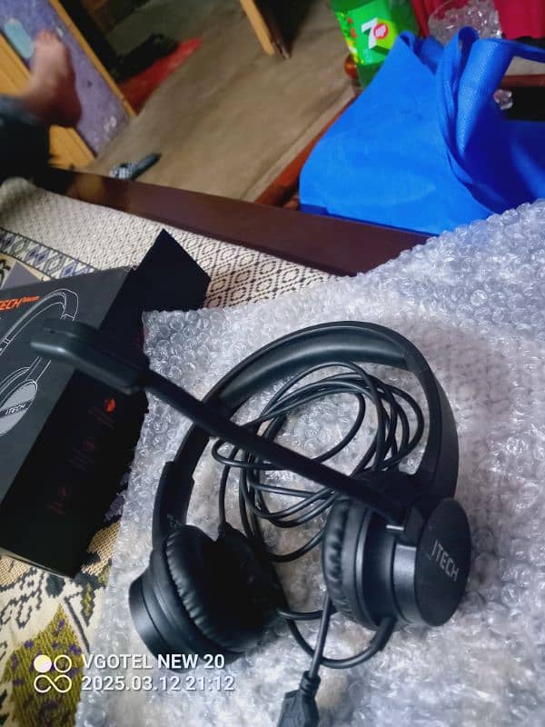 I tech telecom headphones with mic 6