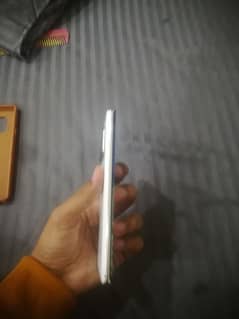 sharp aquos r6 12/128 non pta