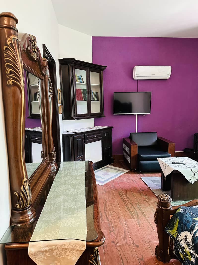 Fully Furnished Room Available For Rent Male & Female In House F/11 Markaz 9