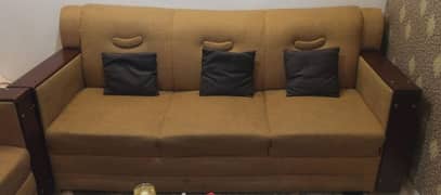 Master molty Foam sofa set with table