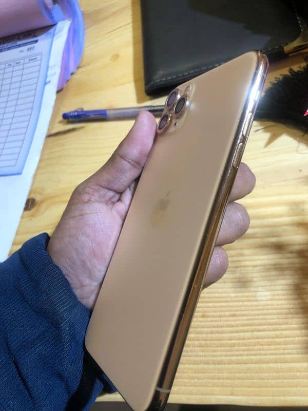 iPhone 11 pro max 256 ha contact num 03175618189 1