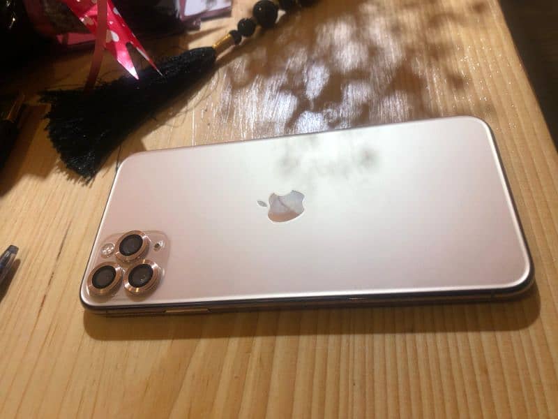 iPhone 11 pro max 256 ha contact num 03175618189 4