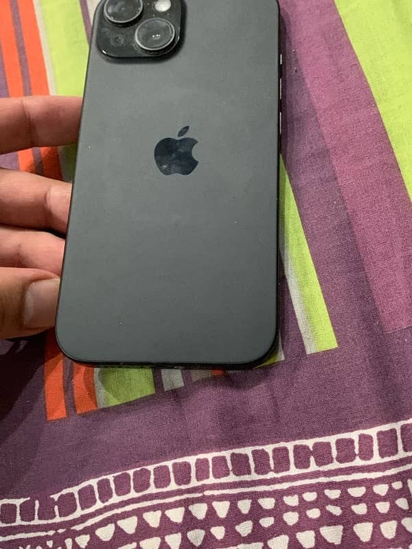 iPhone 15 256 GB 3