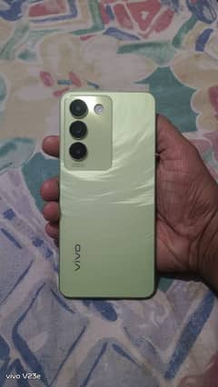 Vivo y100