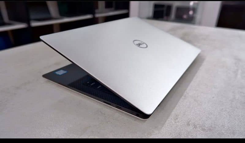 "Dell XPS 13 9380 – 8th Gen i7, Touch Display, 8GB RAM, 256GB SSD 1