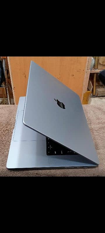 MacBook M1 Pro 2021 16GB 512GB 16 Inch MK183 11