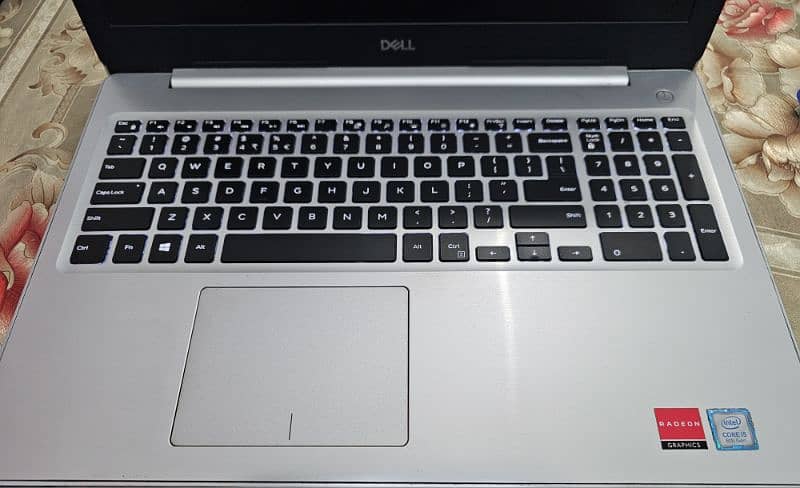 Dell Inspiron 5570 3