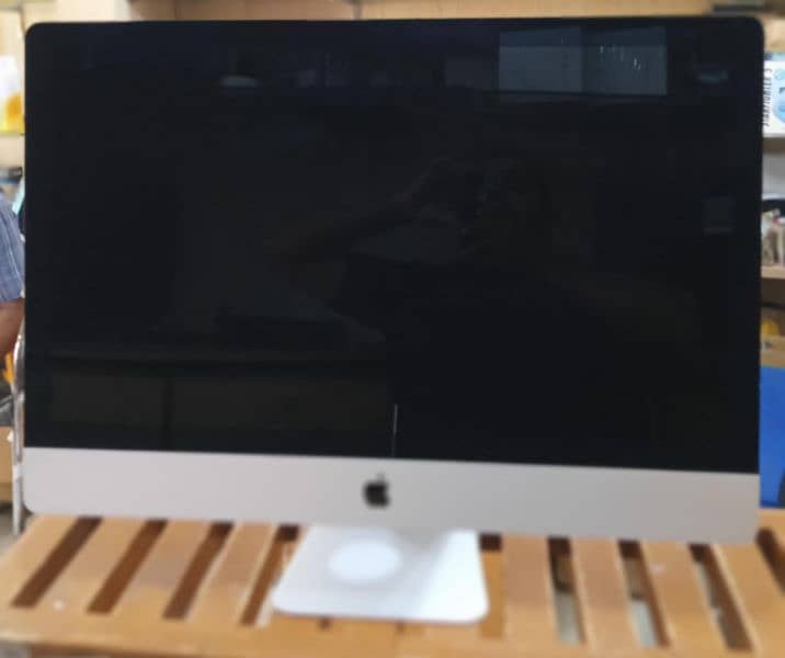 iMac Retina 5K 27" 2020 Core i5 & i7 with 4GB & 8GB Graphic Card 1