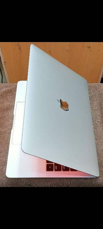 MacBook Pro 2016 & 2017 Core i5 8GB / 16GB Ram 256GB / 512GB Storage 15