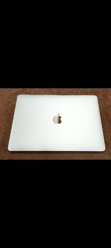 MacBook Pro 2016 & 2017 Core i5 8GB / 16GB Ram 256GB / 512GB Storage 18